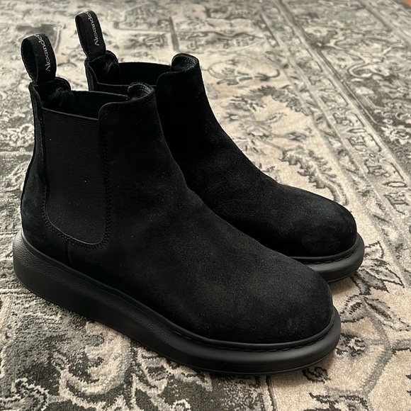 ALEXANDER MCQUEEN Black Suede Chelsea Ankle Boots, 37 - Picture 5 of 16